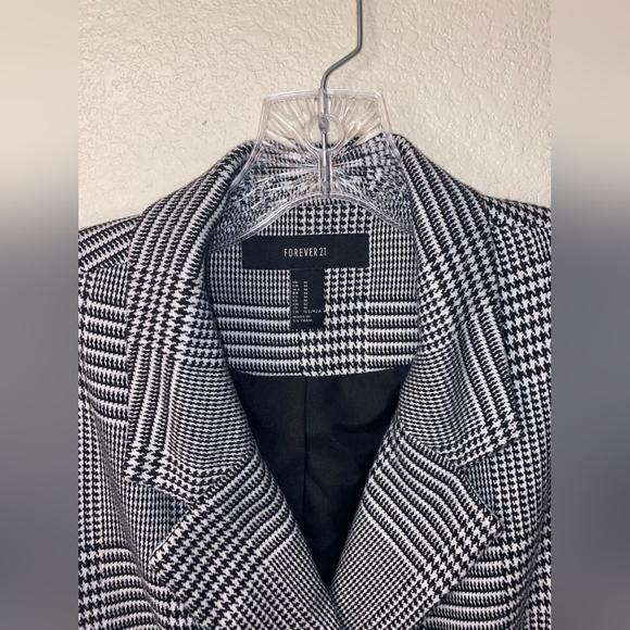 Forever 21 Plaid Houndstooth Print Cropped Blazer - Picture 6 of 9